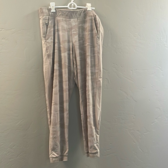 Athleta Brooklyn Joggers - Picture 5 of 7